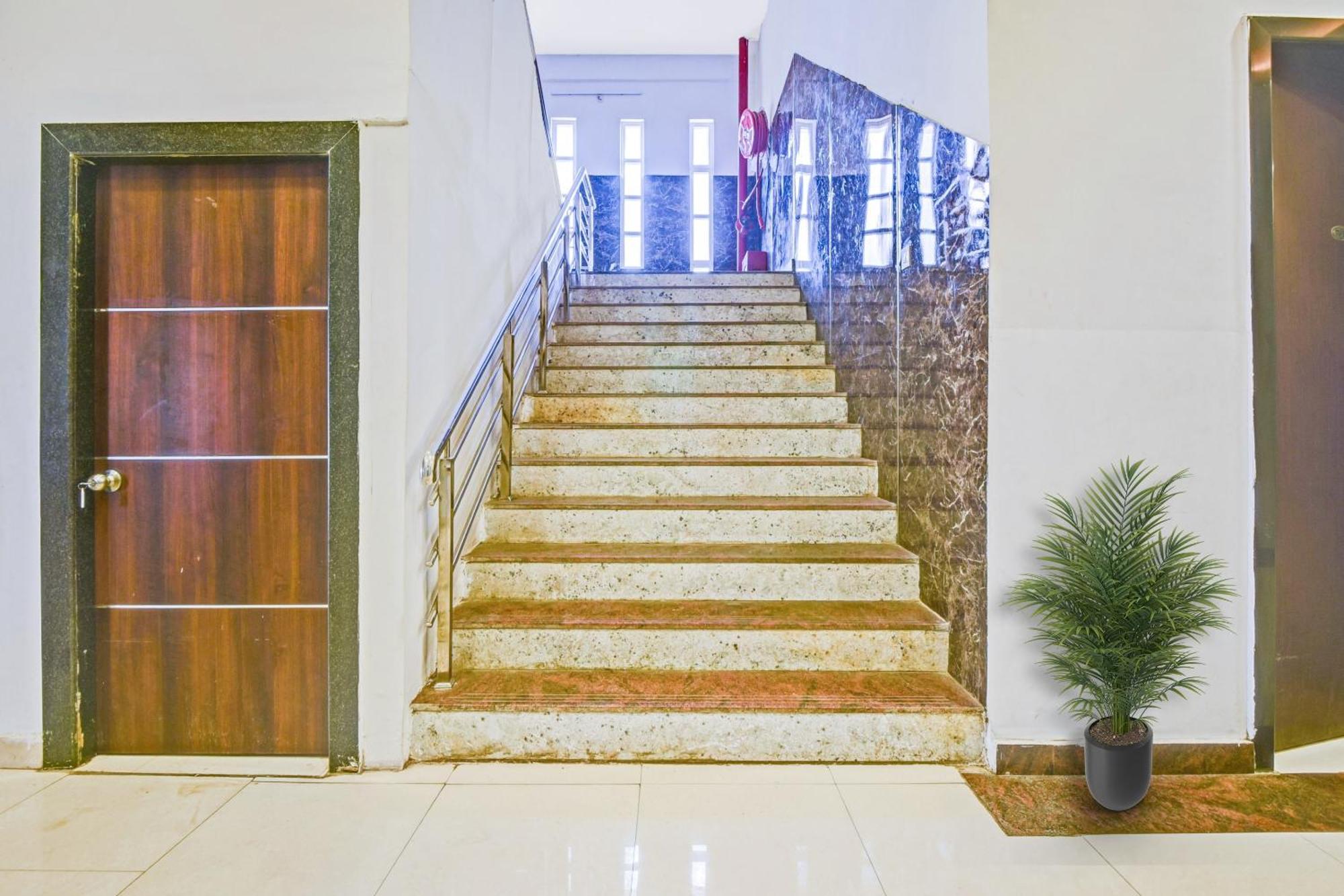 Collection O Oth Sri7 Inn Anantapur Exterior photo