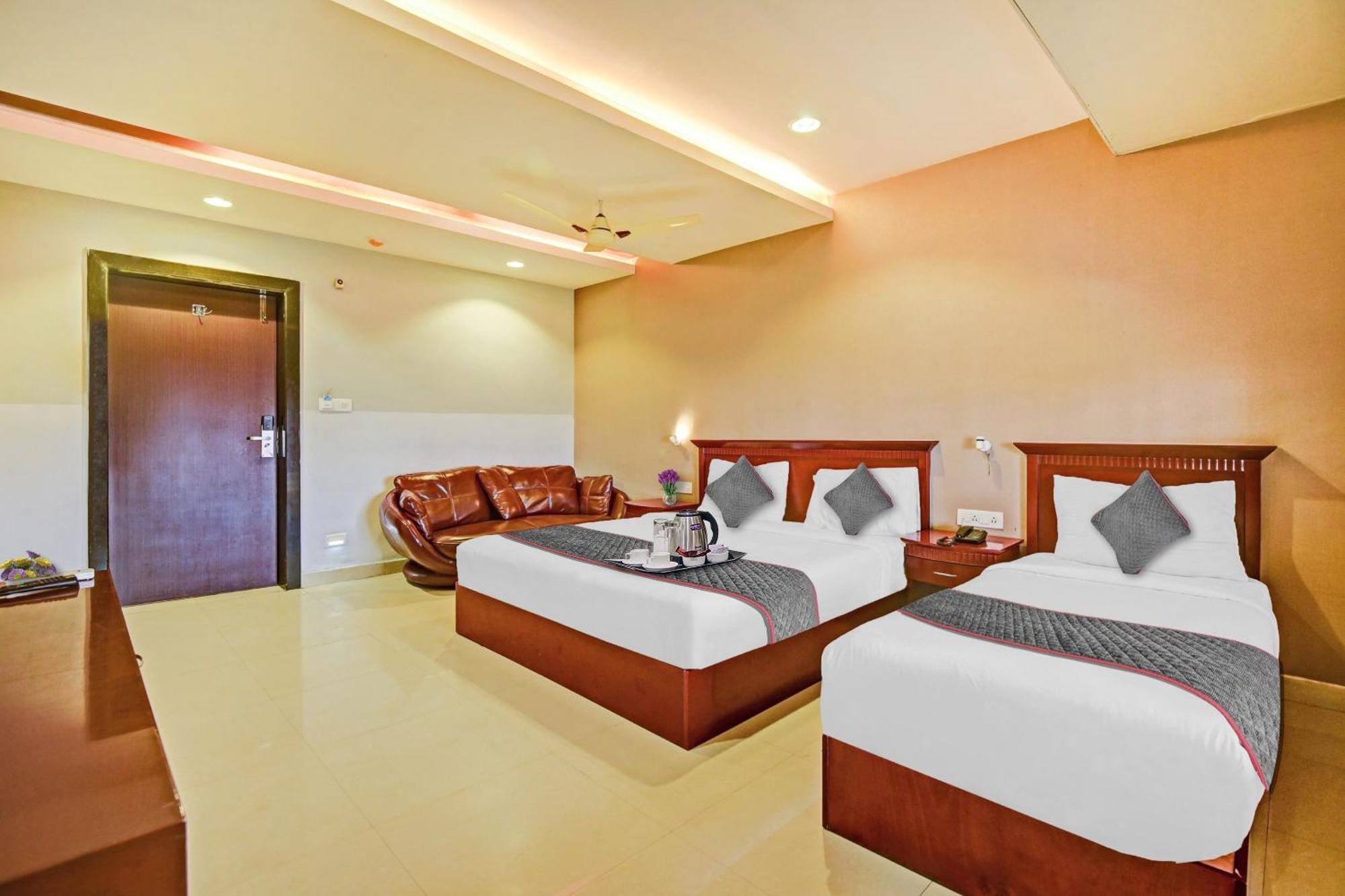 Collection O Oth Sri7 Inn Anantapur Exterior photo