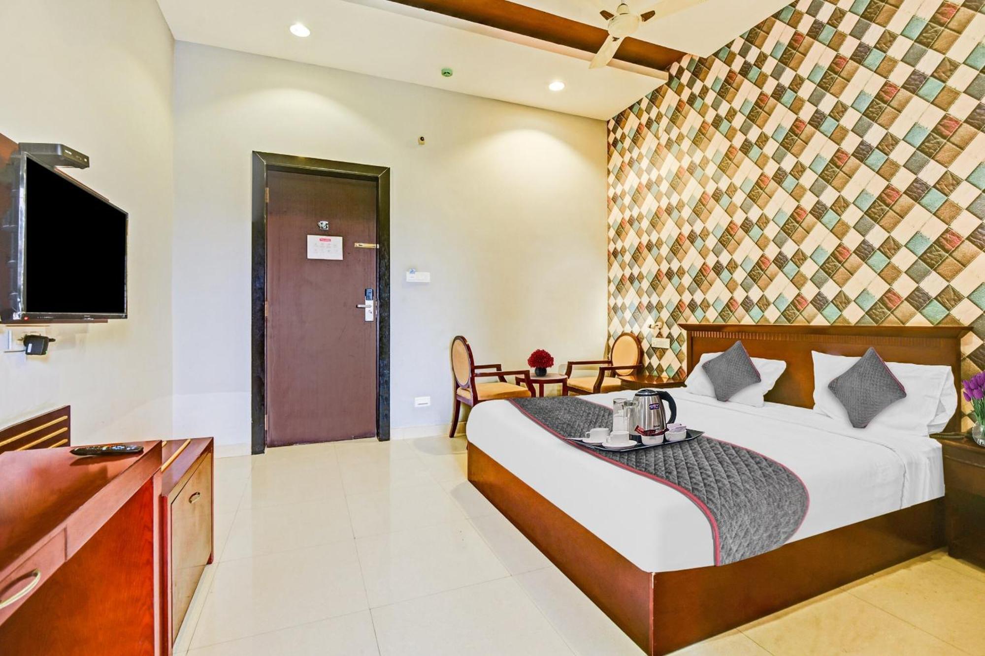 Collection O Oth Sri7 Inn Anantapur Exterior photo